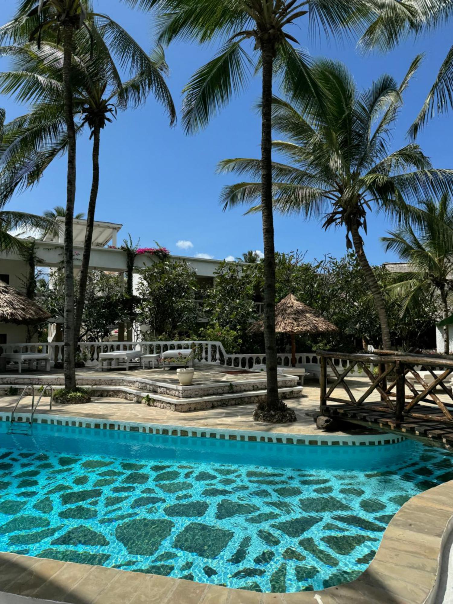 Aquarius Club Hotel Watamu Bagian luar foto