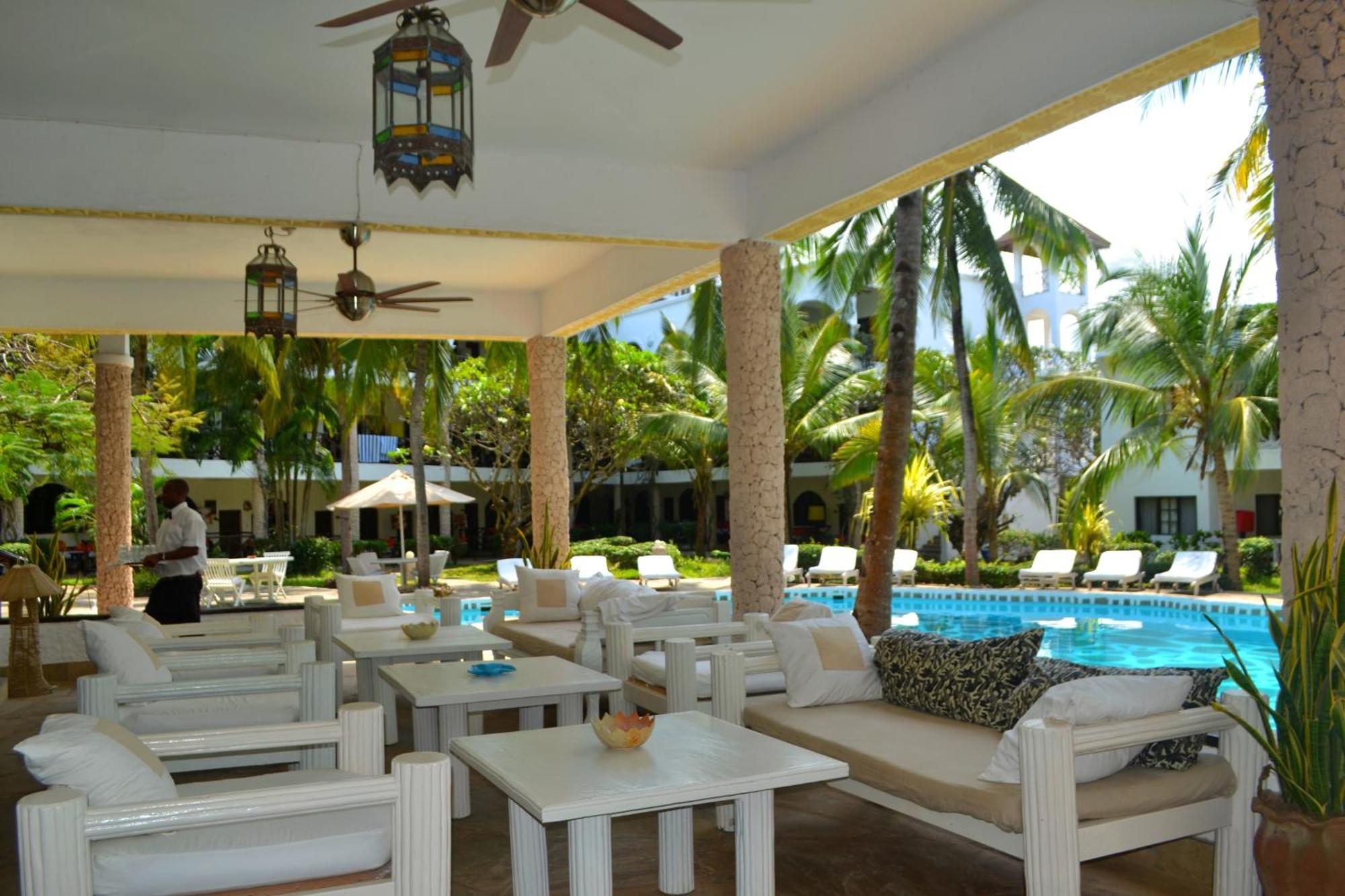 Aquarius Club Hotel Watamu Bagian luar foto