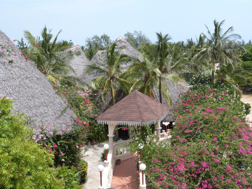 Aquarius Club Hotel Watamu Bagian luar foto