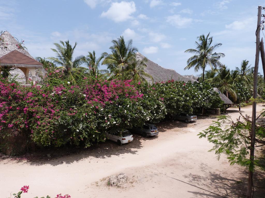 Aquarius Club Hotel Watamu Bagian luar foto