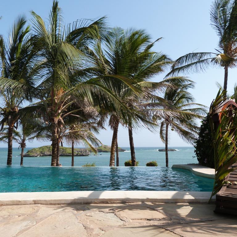 Aquarius Club Hotel Watamu Bagian luar foto
