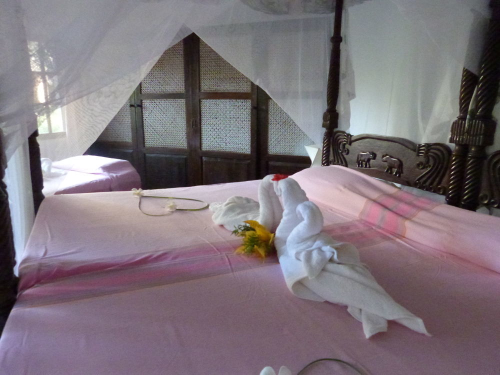 Aquarius Club Hotel Watamu Bagian luar foto
