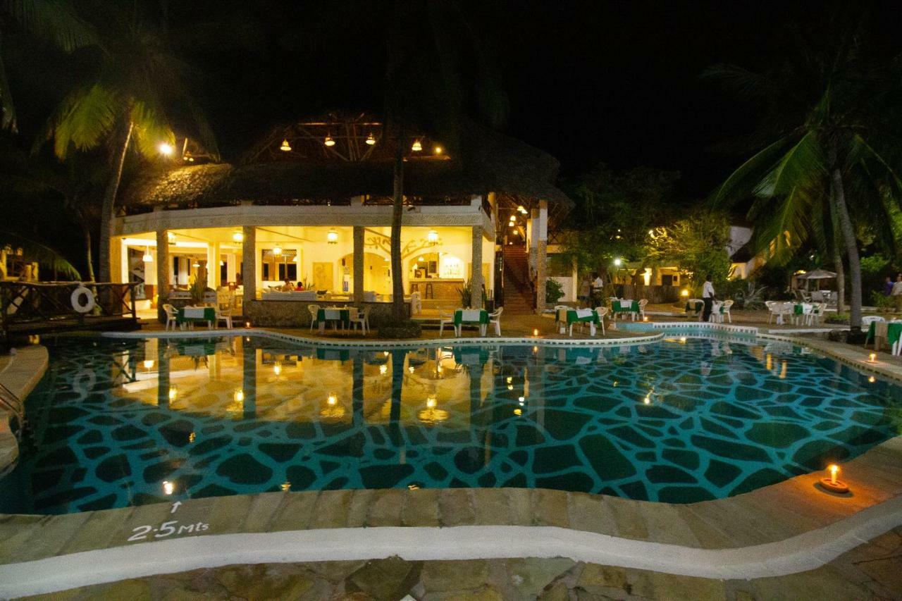 Aquarius Club Hotel Watamu Bagian luar foto